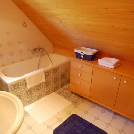 Kupljenik 12 A, Bled シャレー *